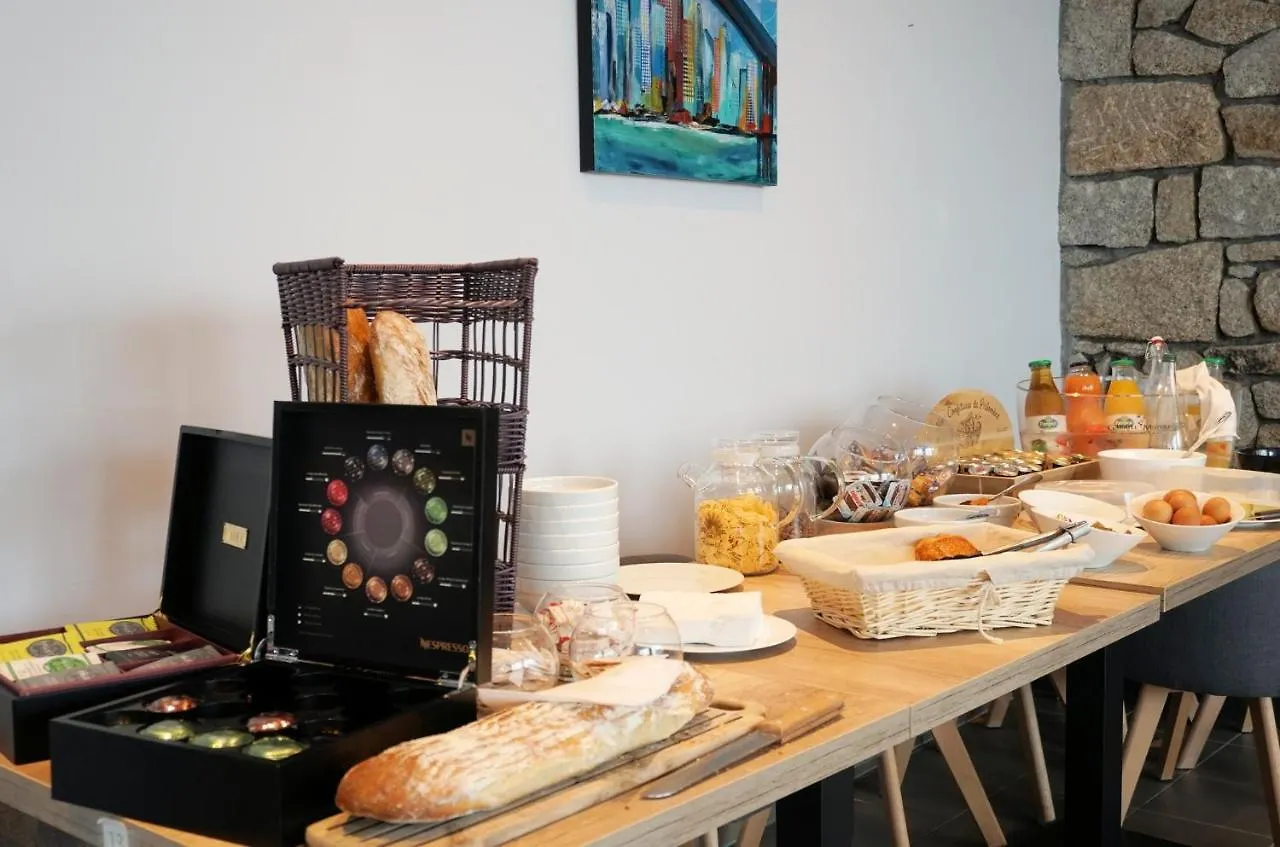Logis Hotel Le Confluent Pontaumur France